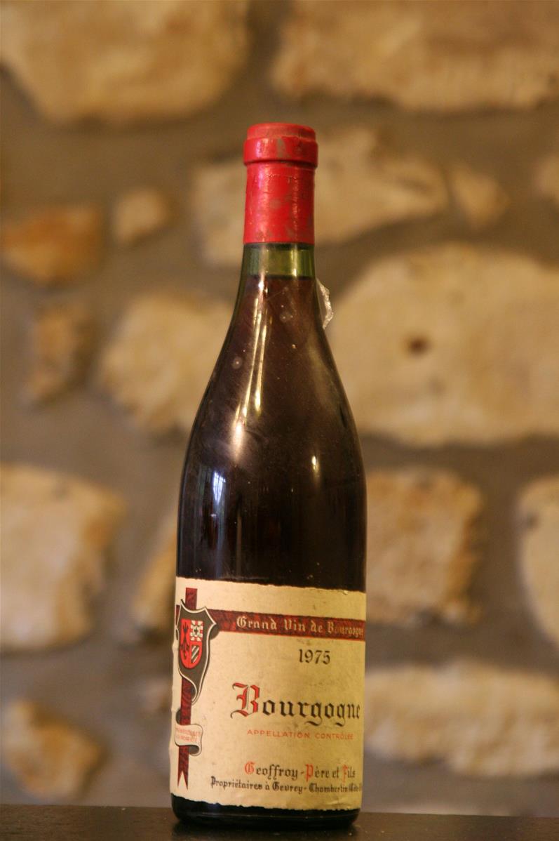 Vin Bourgogne rouge, Domaine Geoffroy 1975, Vente Vins Bourgogne - Cavagogo